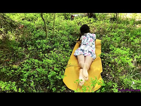 ❤️ ටින්ඩර් මත සිටින ආගන්තුකයෙක් මගේ පුකට ස්වයං වින්දනයේ යෙදෙන අතර වනාන්තරයේ දැඩි ආශාවකින් කෙලෙසයි ❤️ ගුද අශ්ලීල අප වෙත