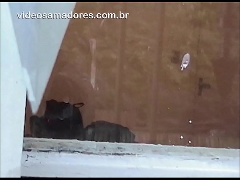 ❤️ හොර්නි මිනිසා තම පෙම්වතිය වෙනත් පිරිමි ළමයෙකු සමඟ නරඹමින්, යුවළට බාධා නොකර මගුලක් වීඩියෝවක් පටිගත කරයි ❤️ ගුද අශ්ලීල අප වෙත