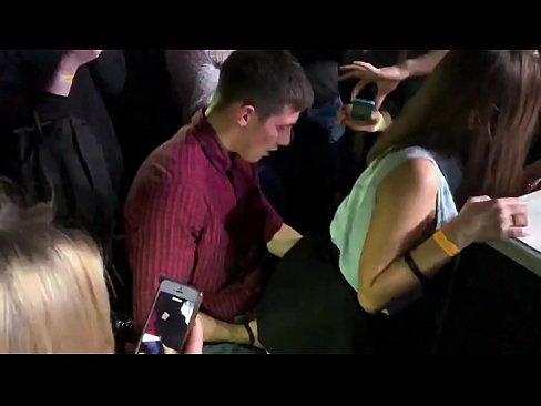 ❤️ රුසියානු රාත්‍රී සමාජ ශාලාවක සැබෑ ලිංගිකත්වය. 18 හැවිරිදි රුසියානු තරුණියක් ගුද මාර්ගයේ සහ යෝනි මාර්ගයේ රාත්‍රී සමාජ ශාලාවක කෙලවා ඇත ❤️ ගුද අශ්ලීල අප වෙත